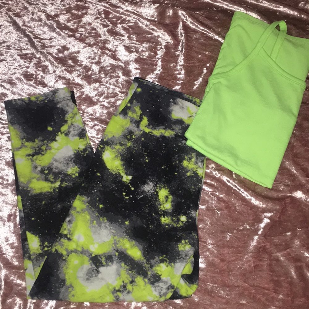Capri Leggings & neon tank size medium